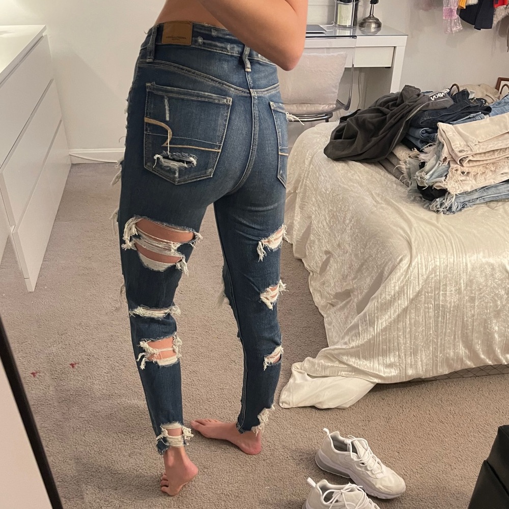 American eagle distressed jeans
